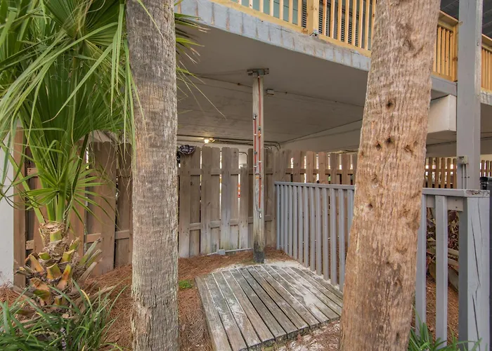2-Bedroom Condo On Gulf Shores Beach W/Pool