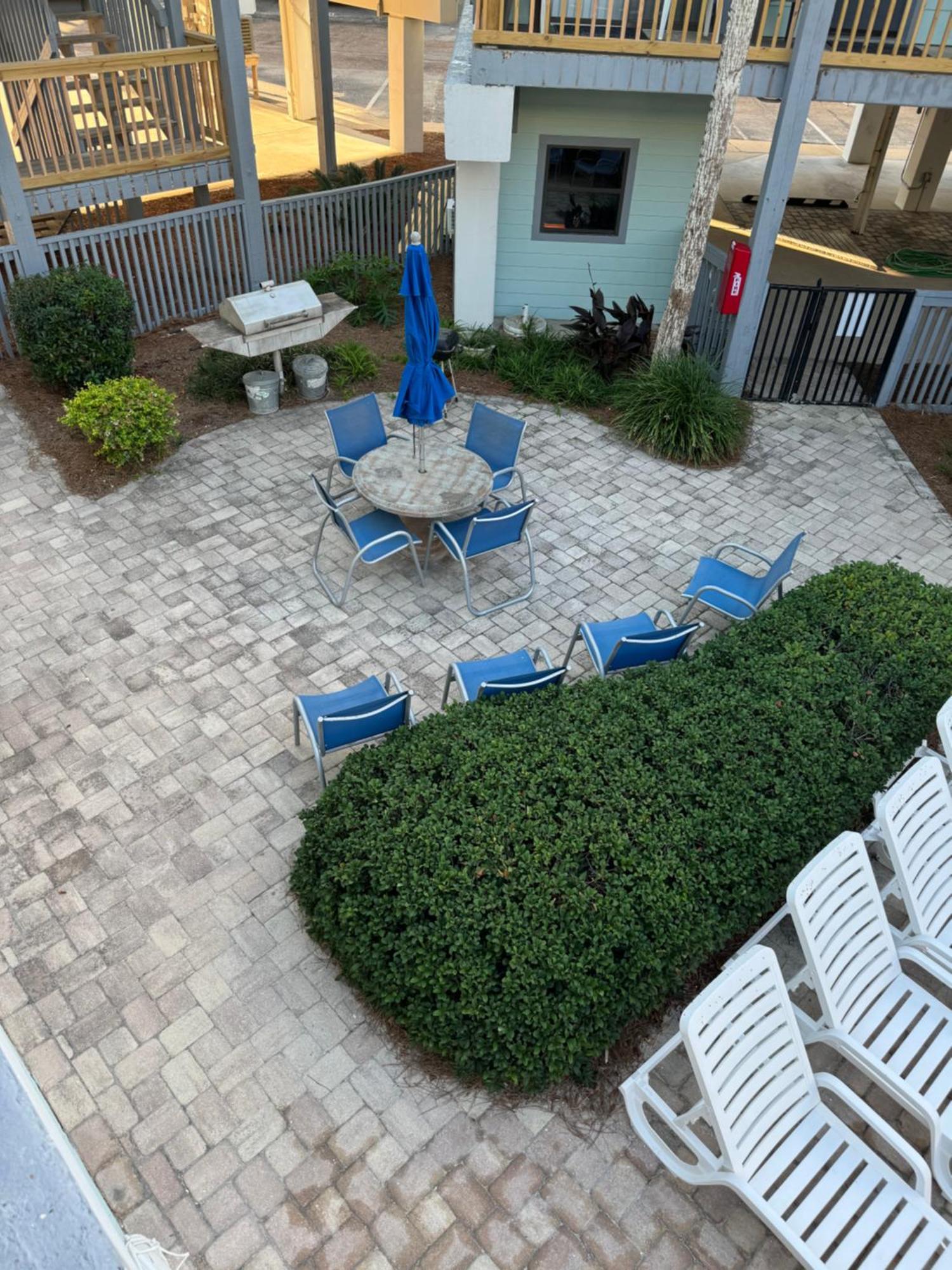 2-bedroom On W/pool