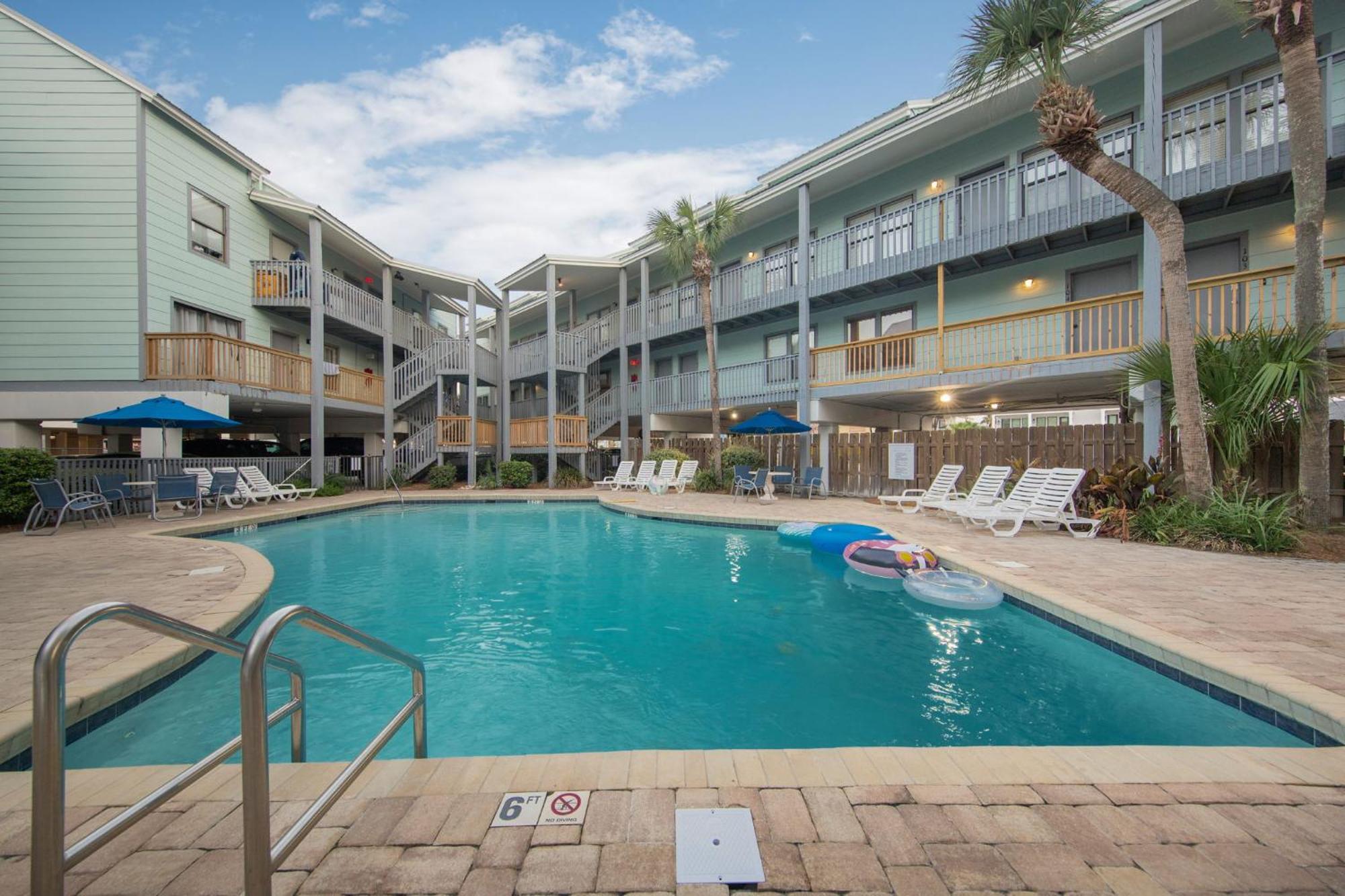 2-bedroom On W/pool *