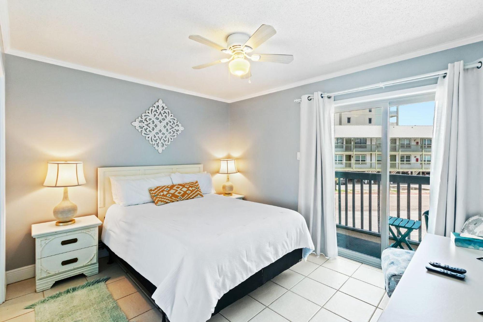 2-bedroom On W/pool * Gulf Shores